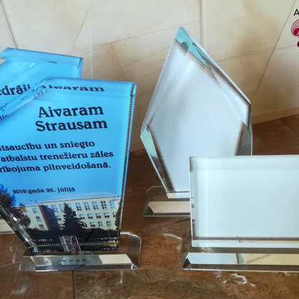 Dekoratīvi kristāli apdrukai / cena 24 eur